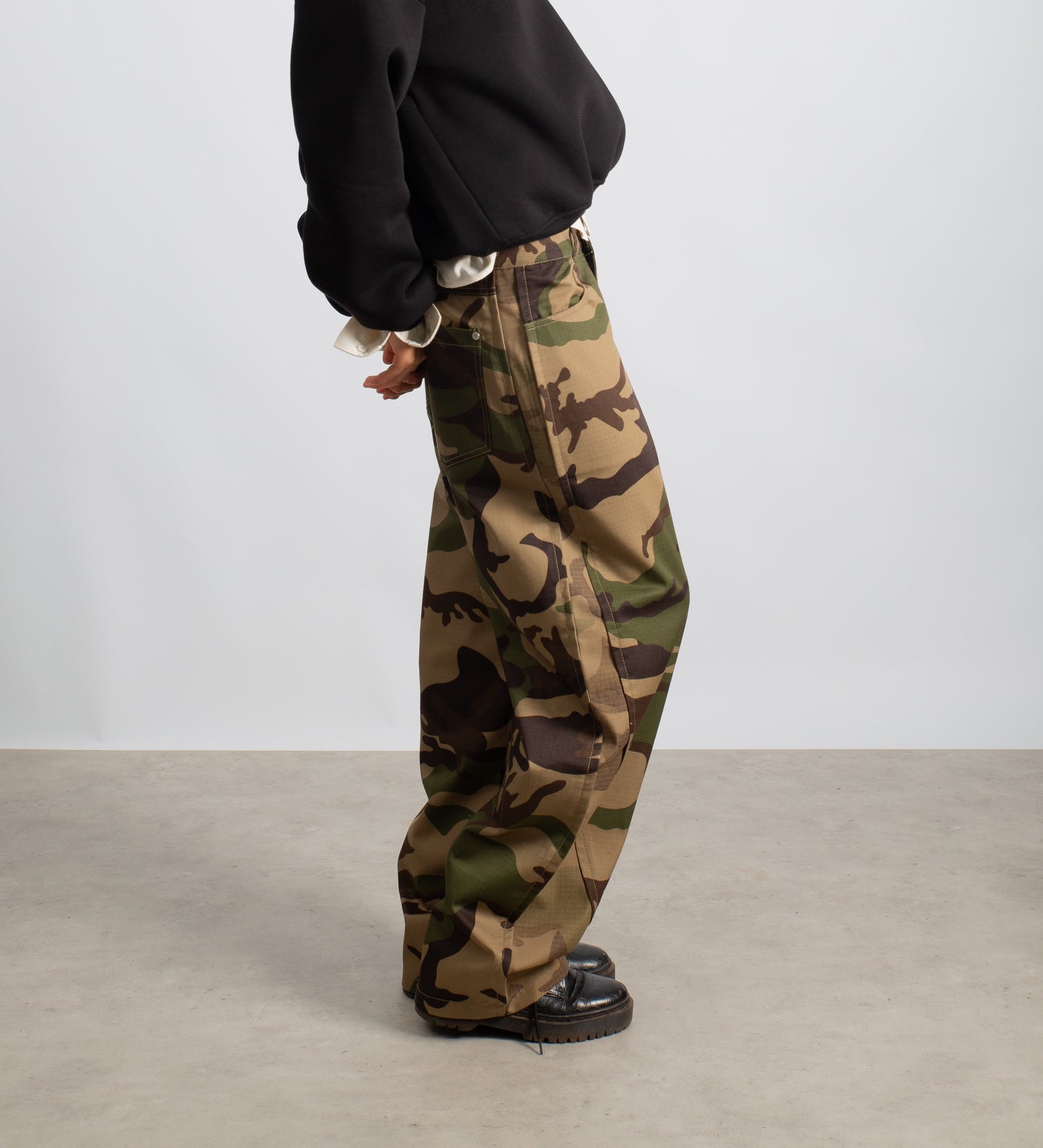 CRTV DEPT. CAMO BAGGY PANTS – Military