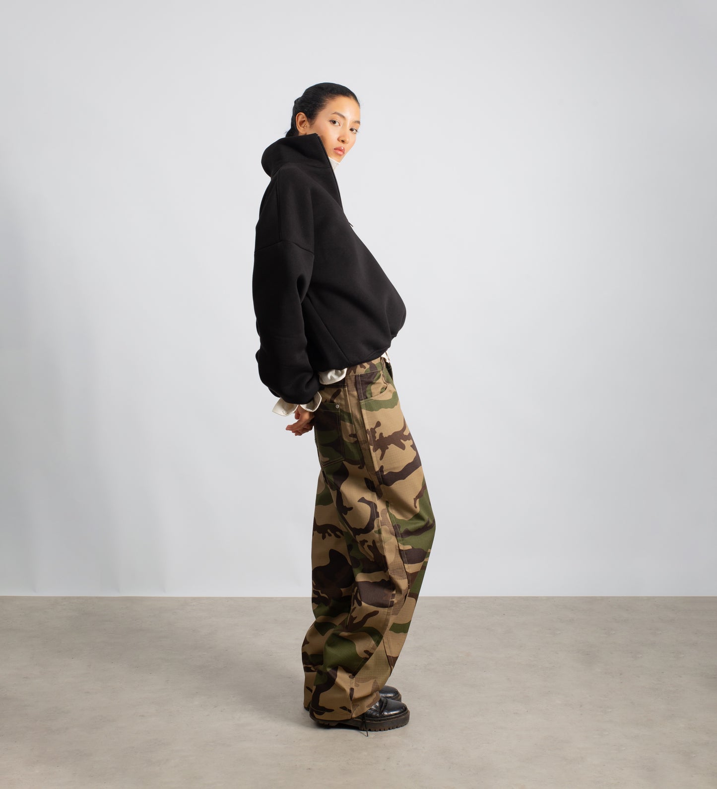 STRTN® BOXY HALF-ZIP – Black