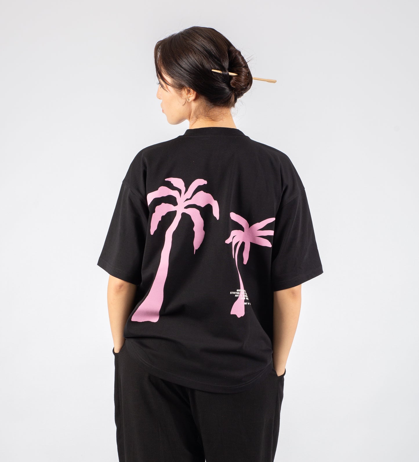 OUT OF REACH T-SHIRT – Black