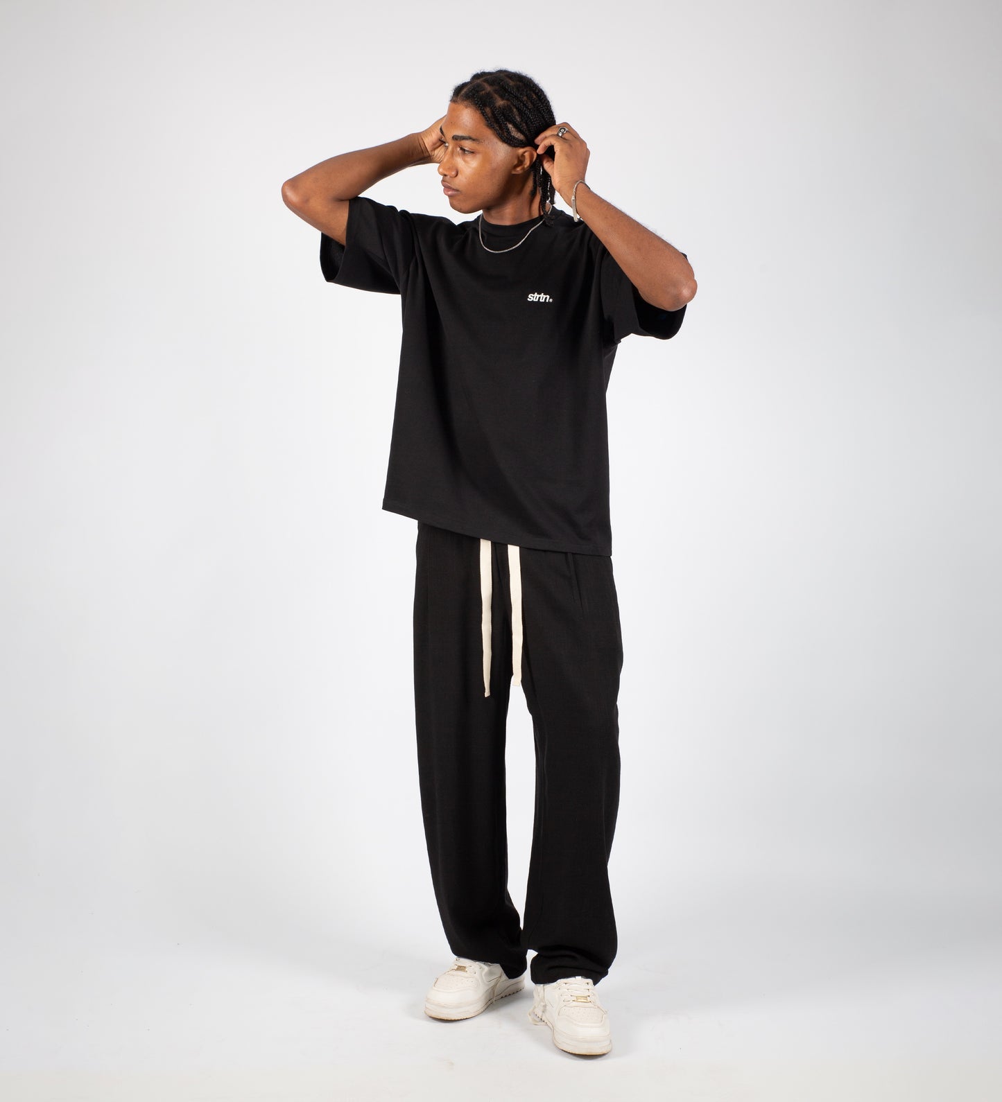 OUT OF REACH T-SHIRT – Black