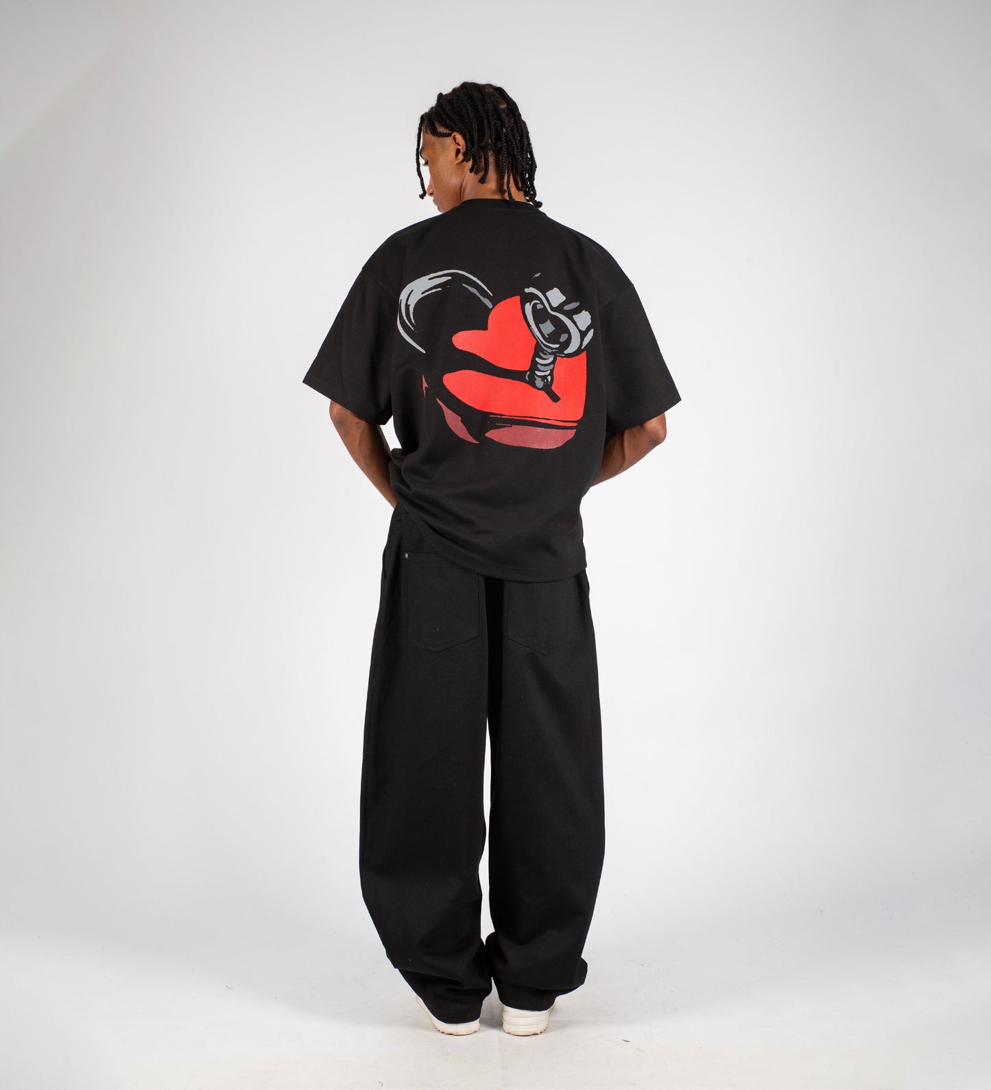 LOCKED HEART HEAVYWEIGHT T-SHIRT – Black
