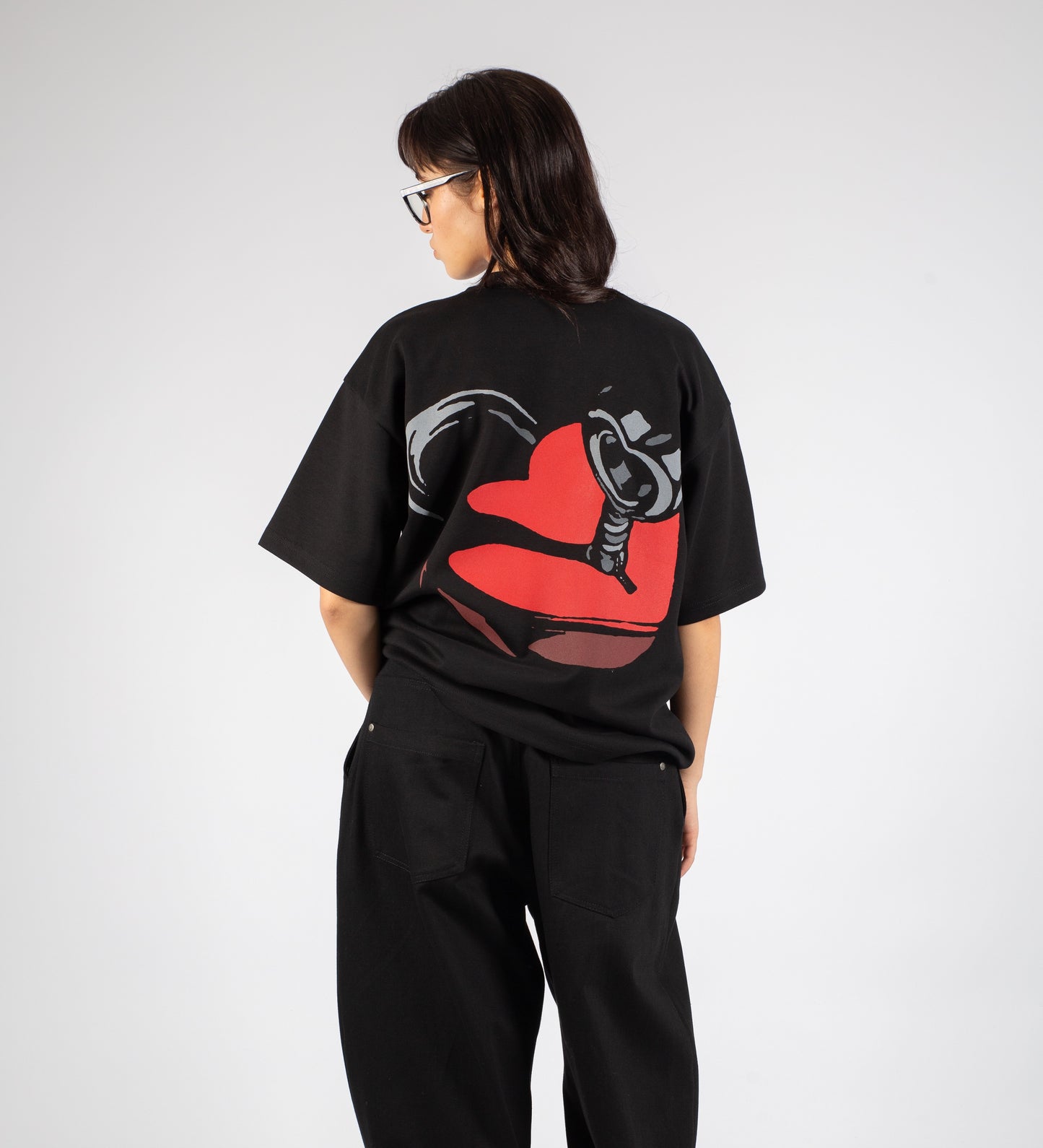 LOCKED HEART HEAVYWEIGHT T-SHIRT – Black