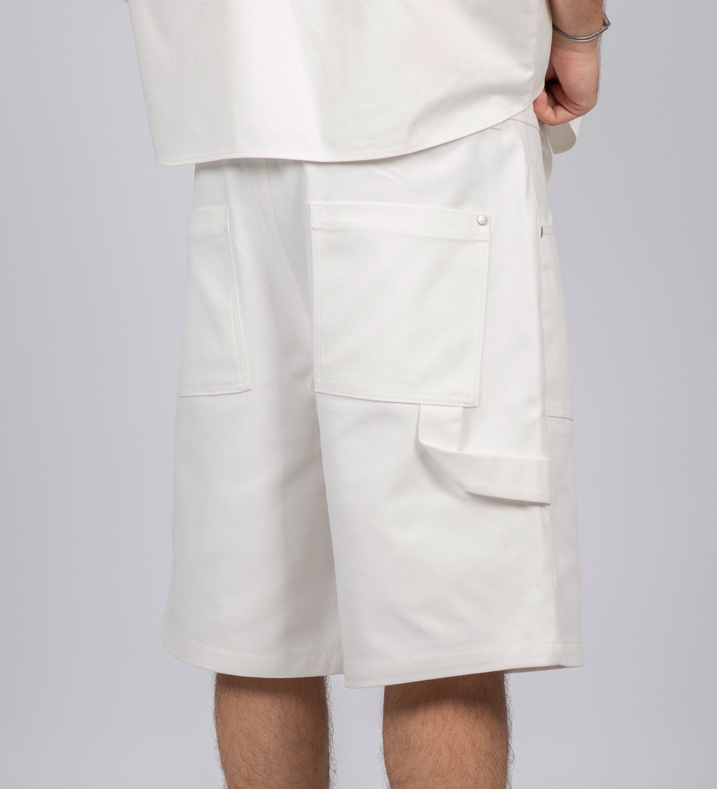 CULT SUPPLY BERMUDA SHORTS – Off White