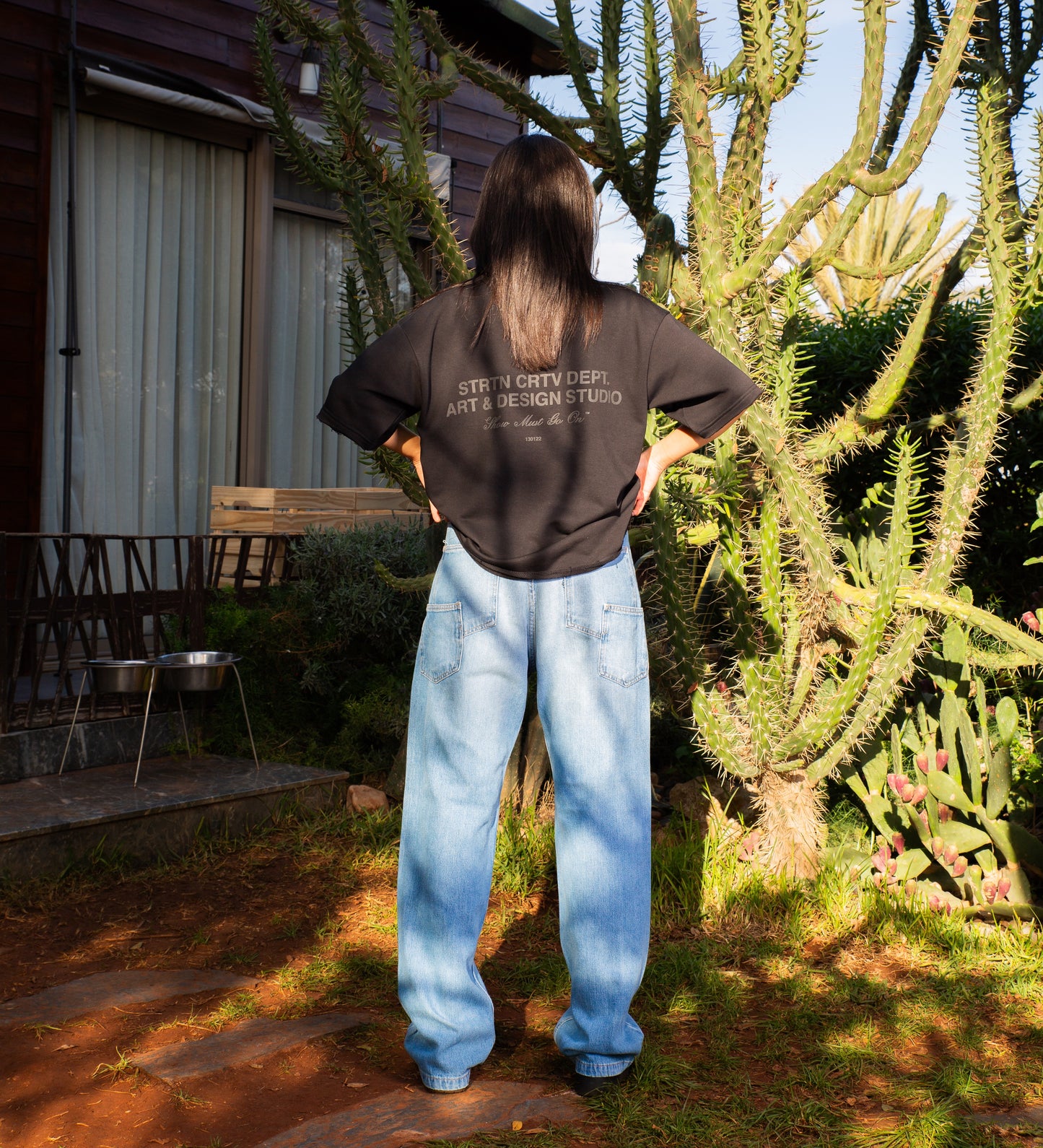 T-shirt effet usé CRTV. DEPT – Noir