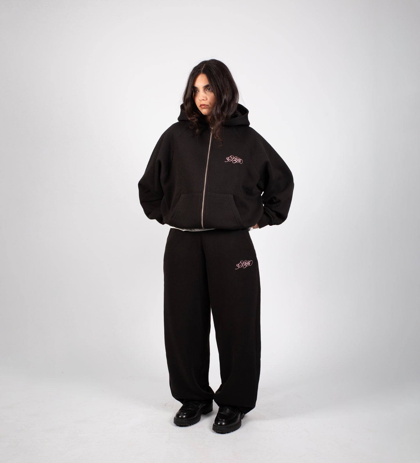 STRTN ZIP-UP HOODIE – Black