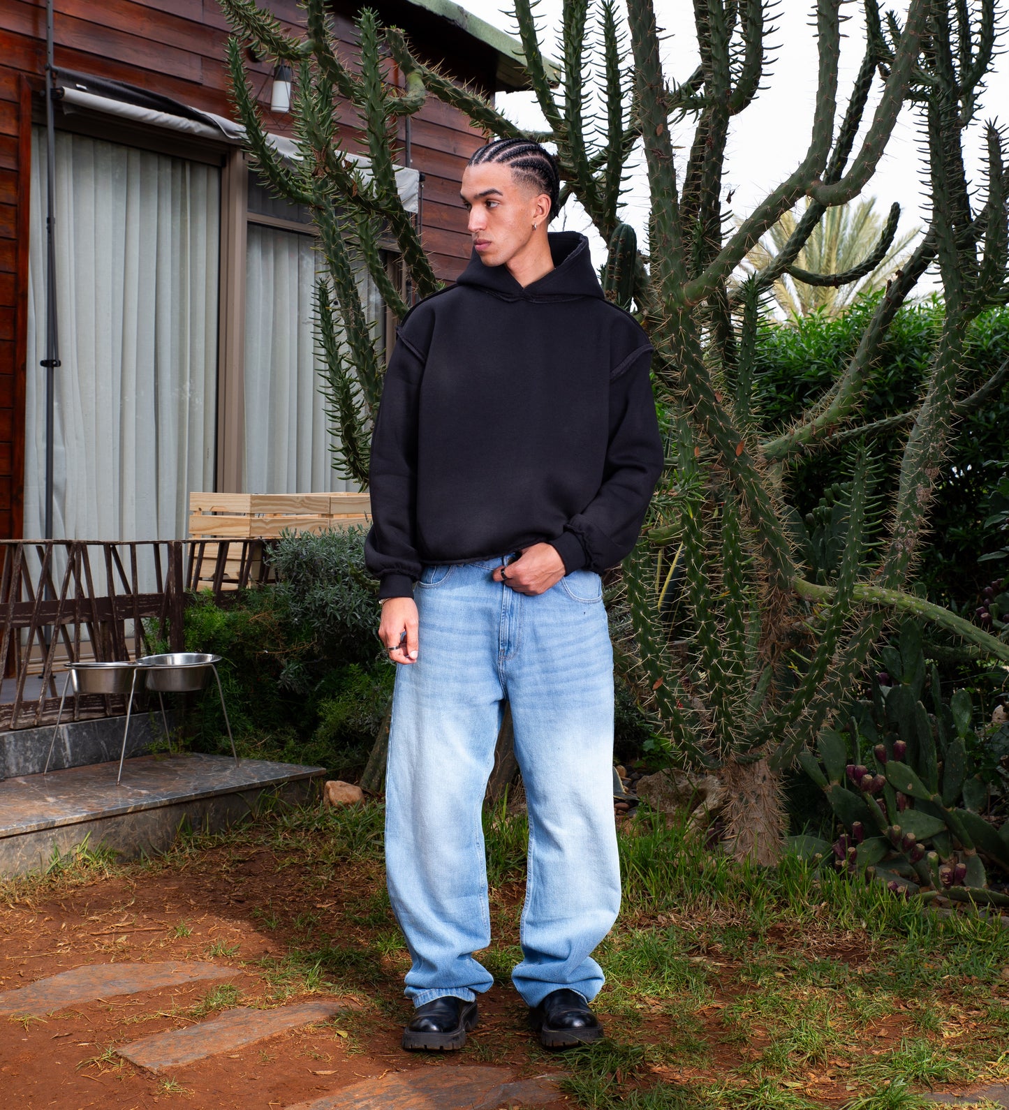 Sweat à capuche usé Quête du Venin - Noir