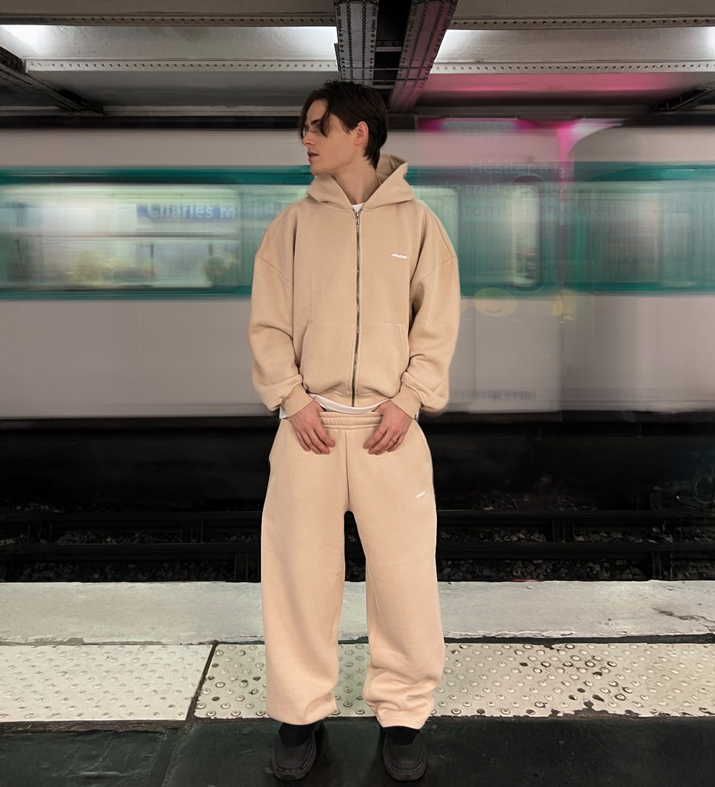 STRTN ZIP-UP HOODIE – Beige