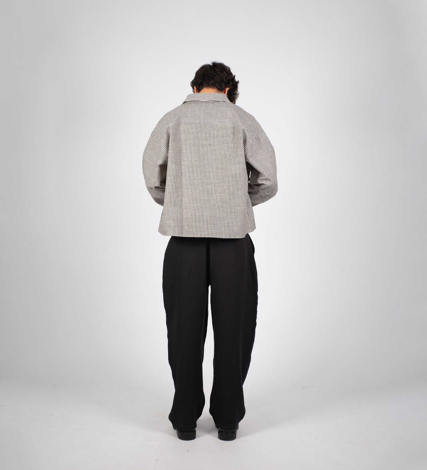 PANTALON PLISSÉ BAGGY EN LIN – Noir