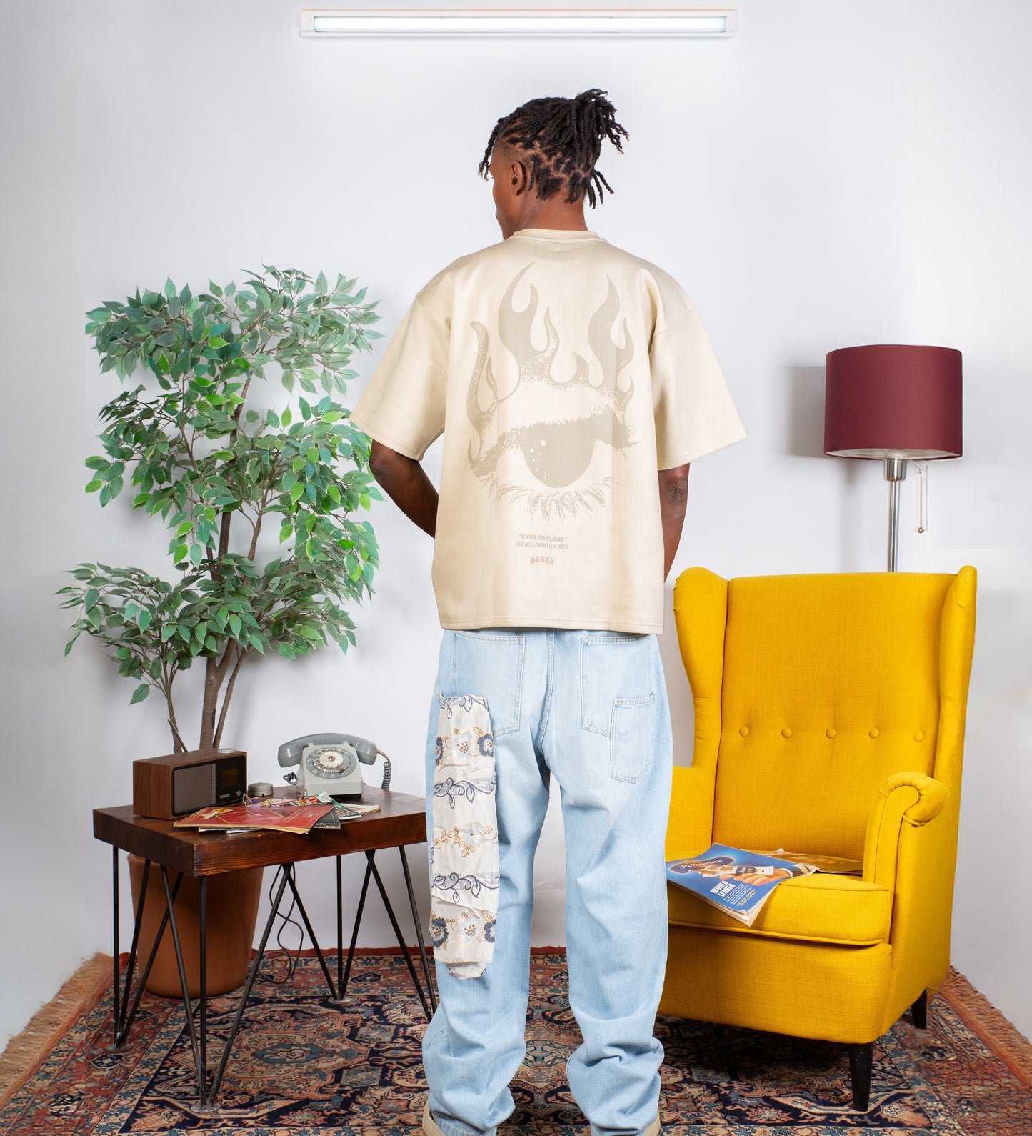 T-SHIRT ÉPAIS EYES ON FLAME – Crème