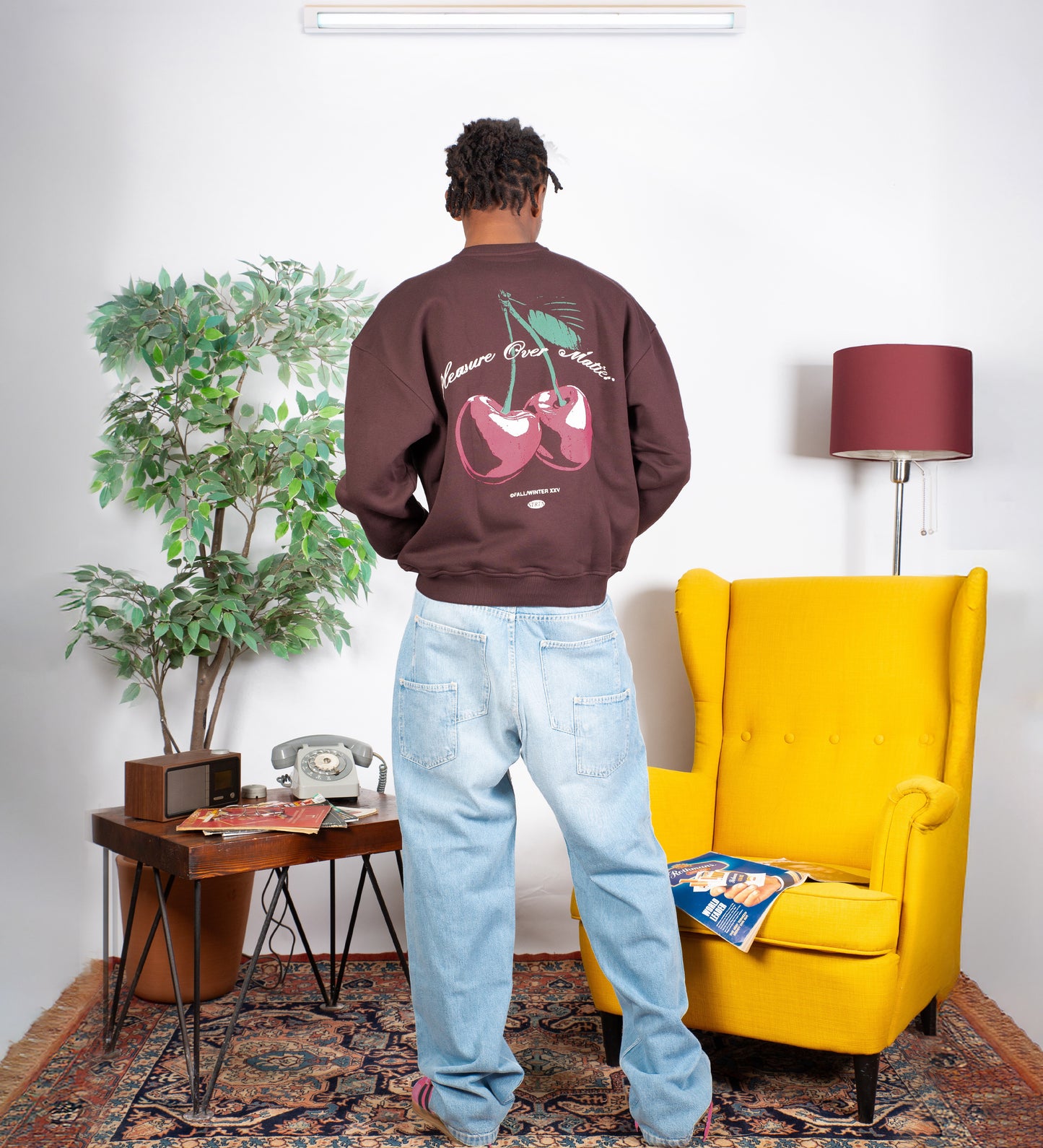 PLEASURE OVER MATTER CREWNECK – Dark Brown
