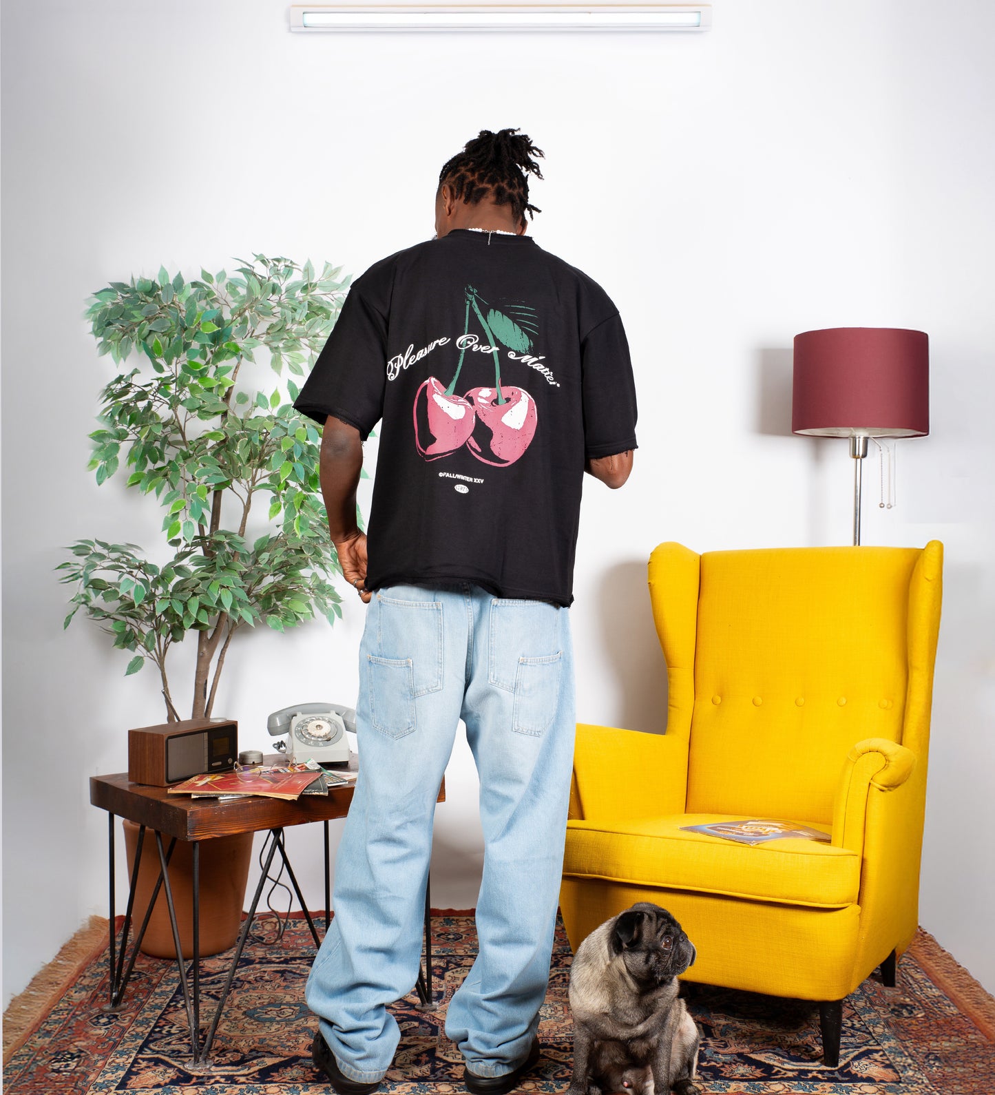 T-SHIRT DÉCHIRÉ « PLEASURE OVER MATTER » – Noir (polaire non brossée)