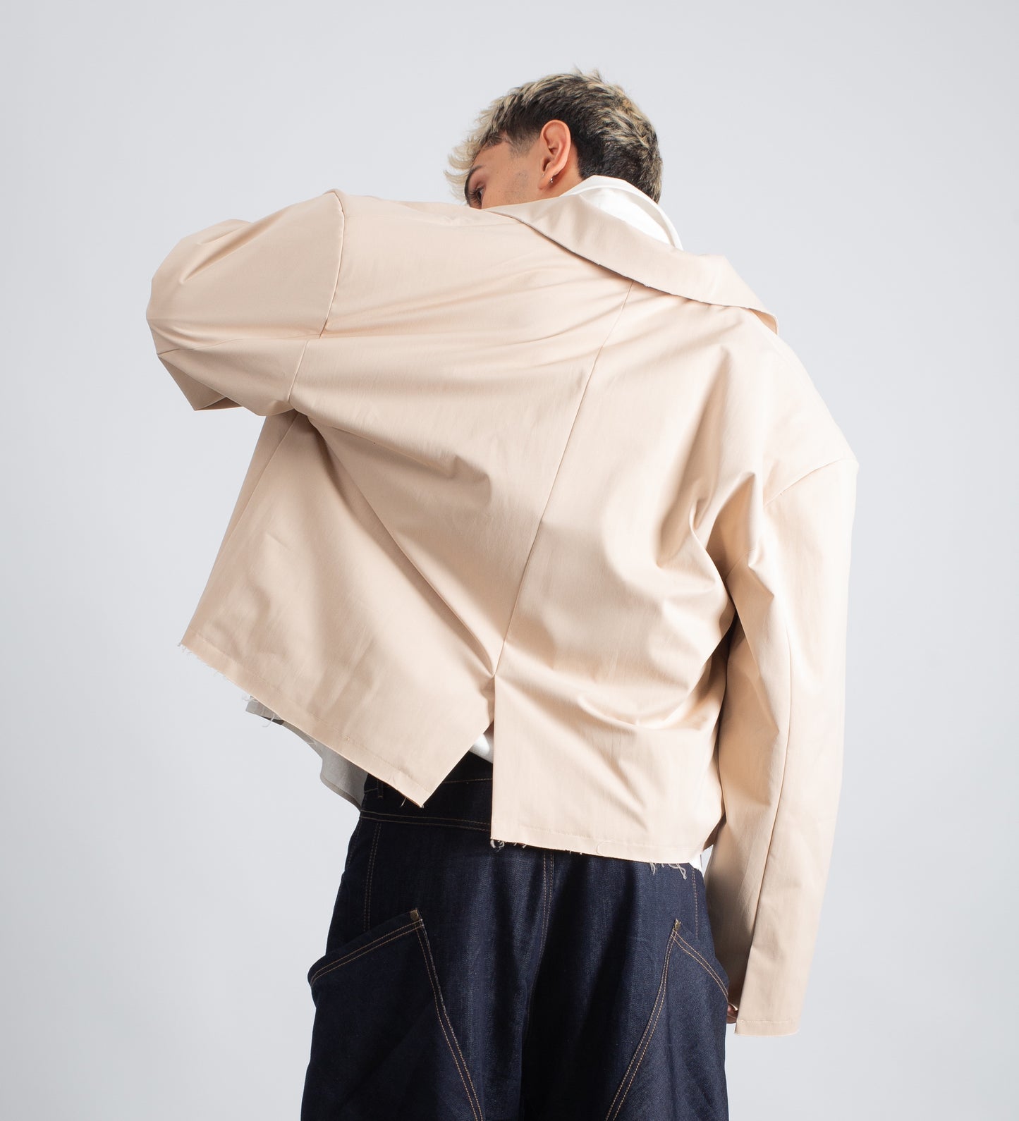 DISTRESSED CROPPED TRENCH COAT – Beige