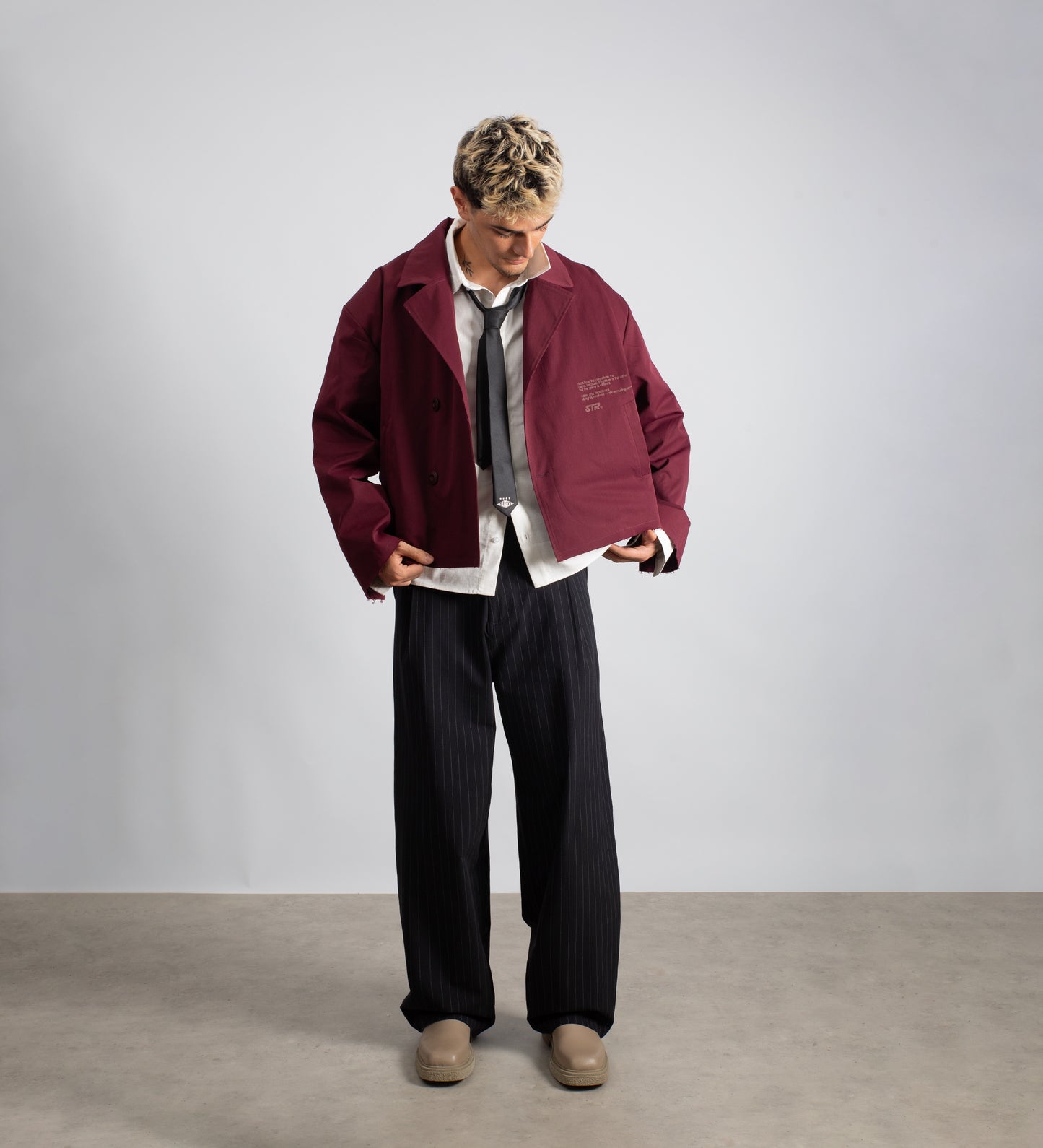 DISTRESSED CROPPED TRENCH COAT – Burgundy