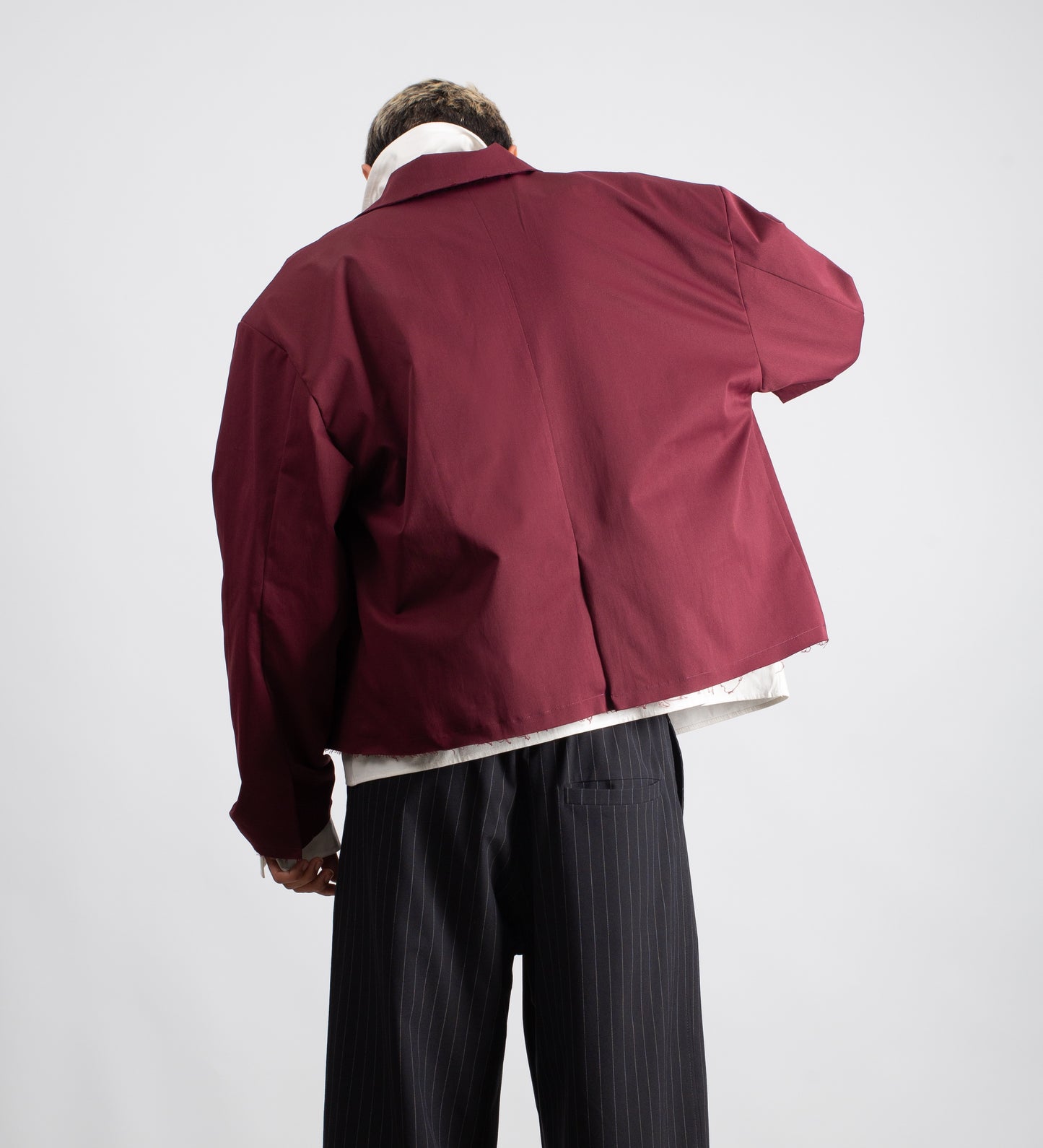 DISTRESSED CROPPED TRENCH COAT – Burgundy