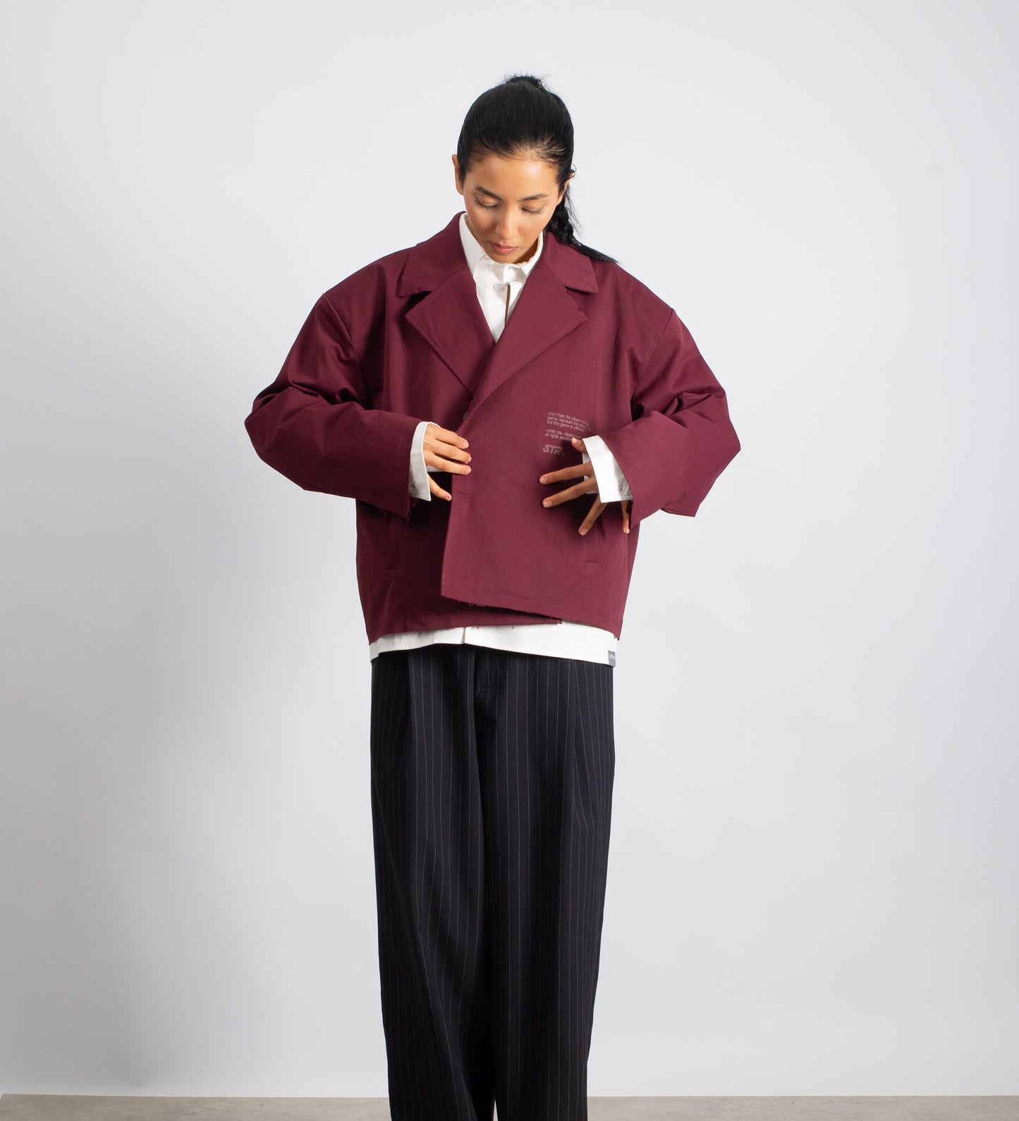 DISTRESSED CROPPED TRENCH COAT – Burgundy