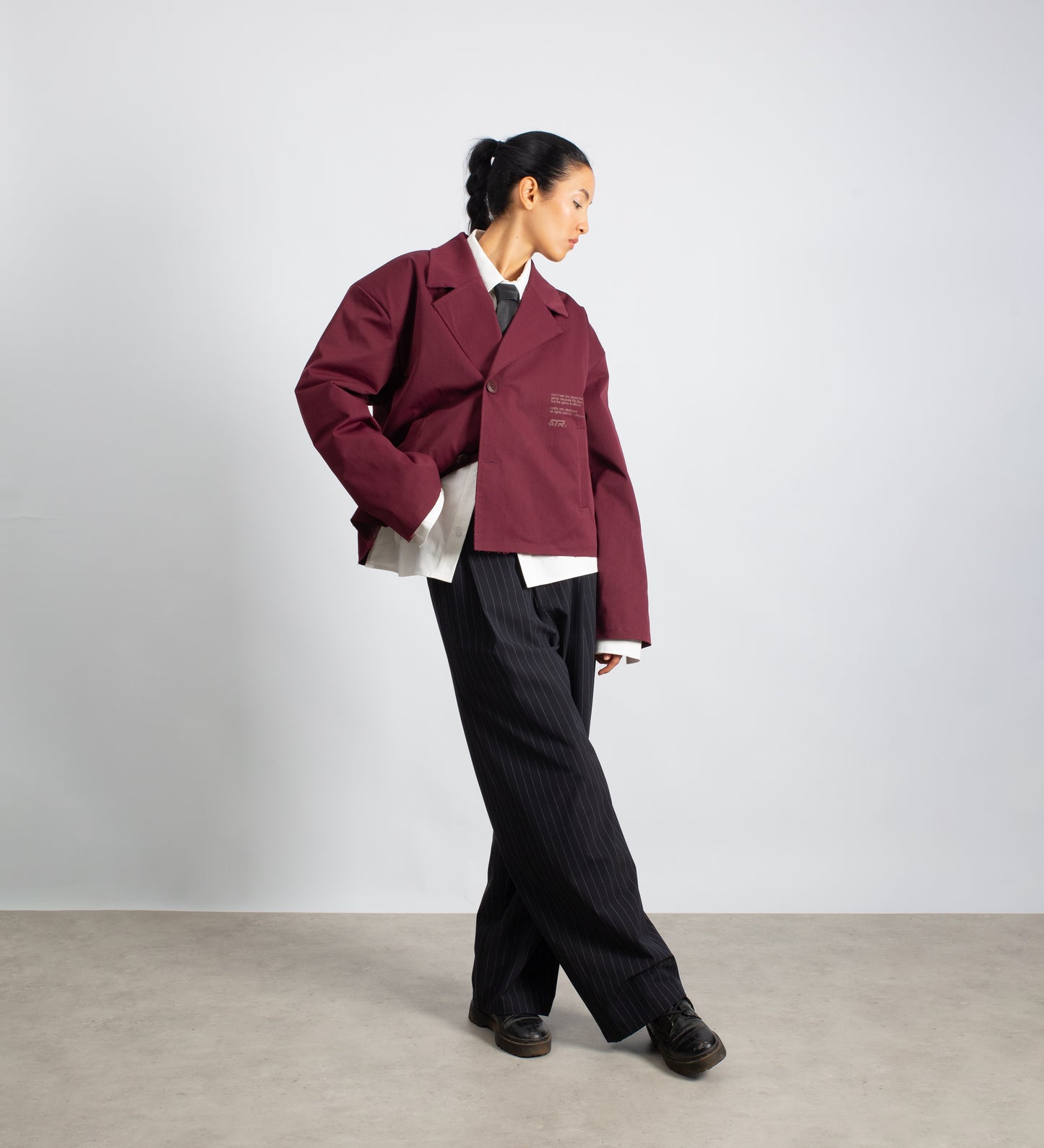 DISTRESSED CROPPED TRENCH COAT – Burgundy