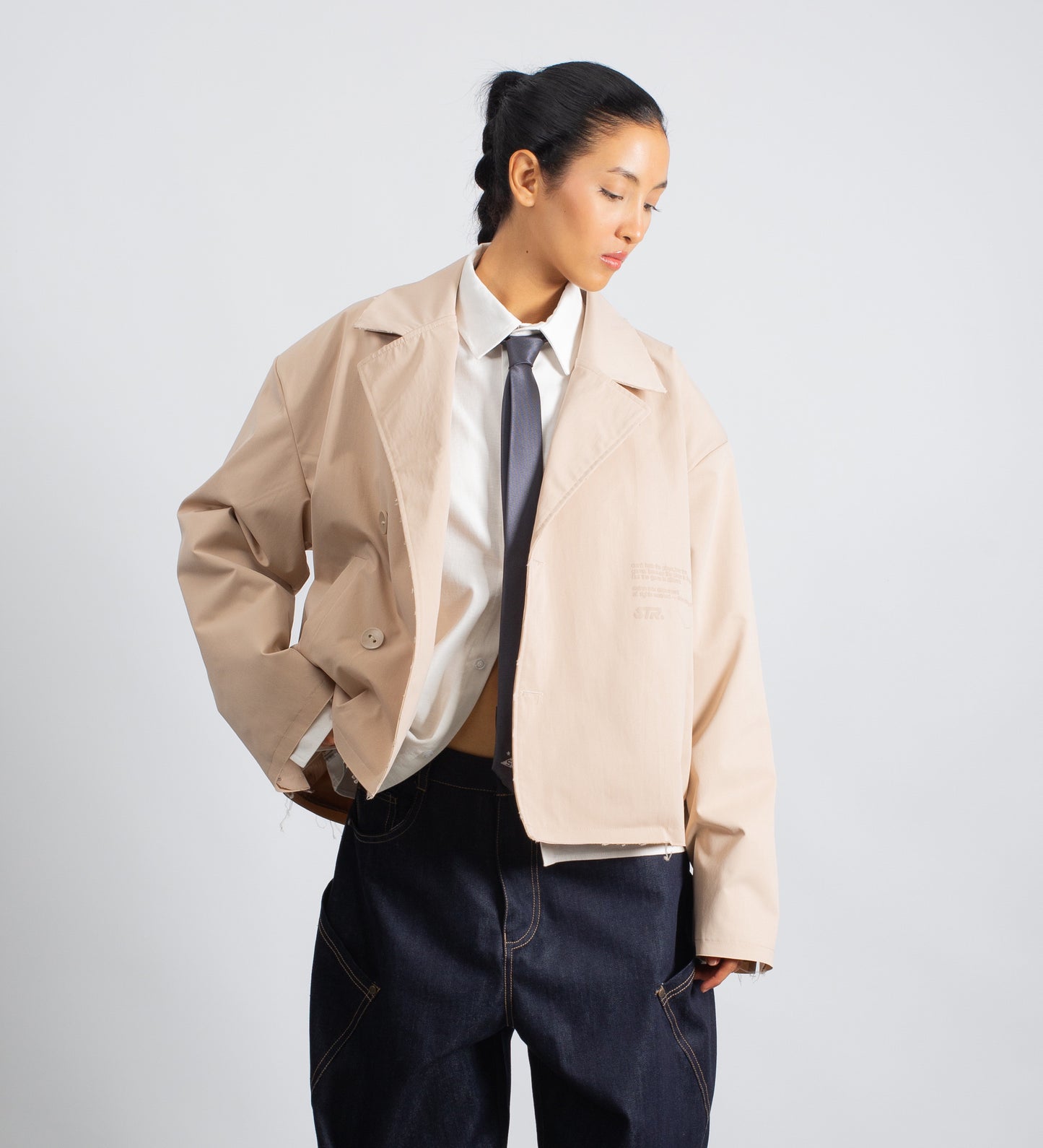 DISTRESSED CROPPED TRENCH COAT – Beige