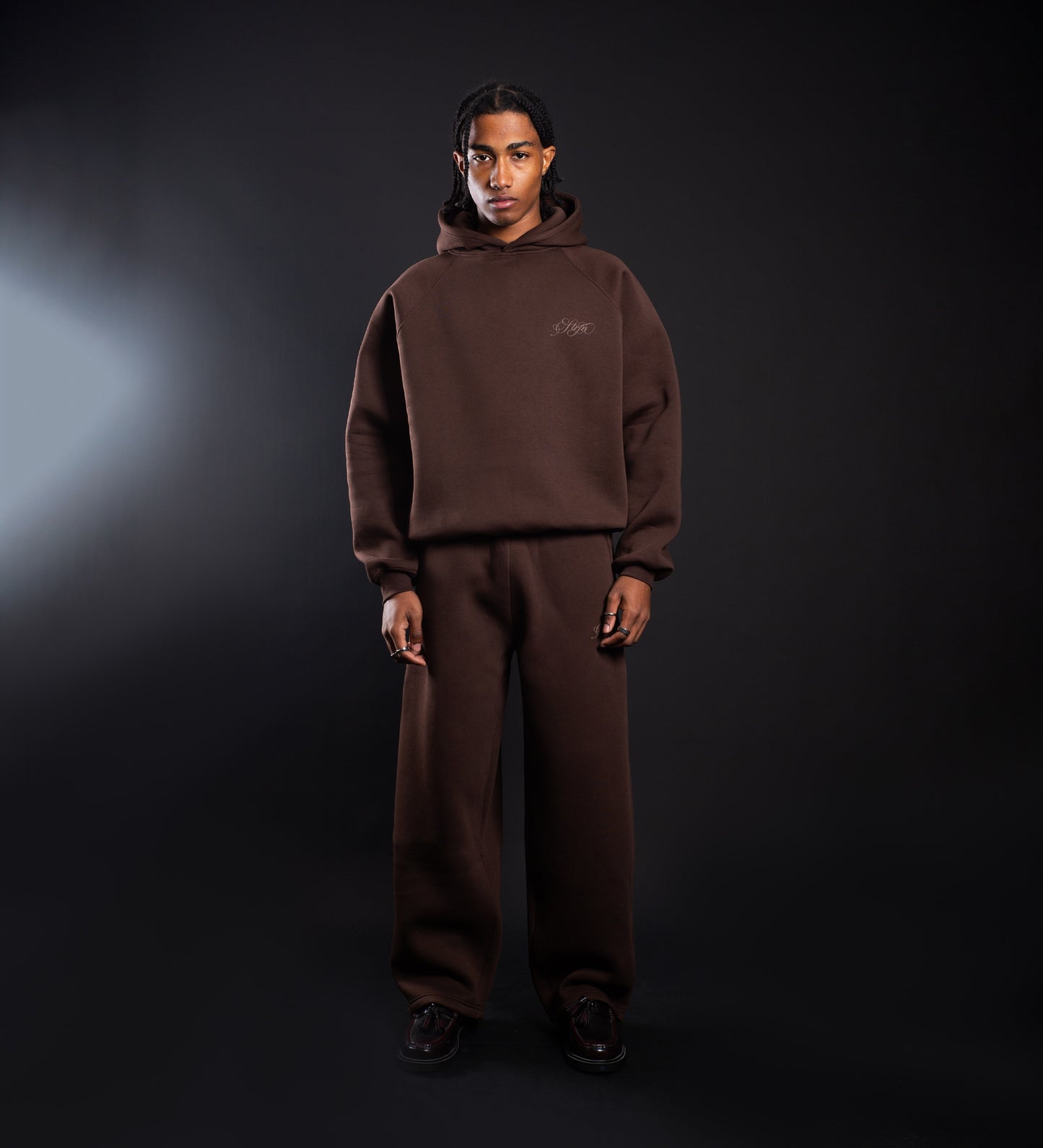 STRTN RAGLAN  HOODIE  – Dark Brown