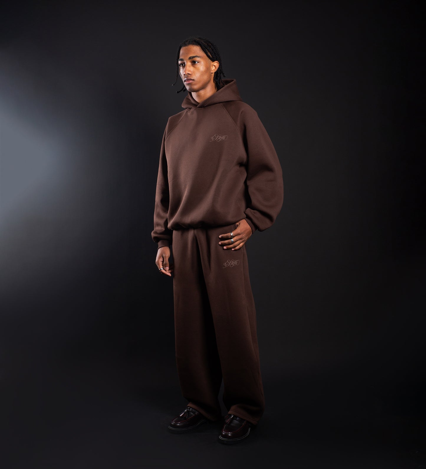 STRTN RAGLAN  HOODIE  – Dark Brown