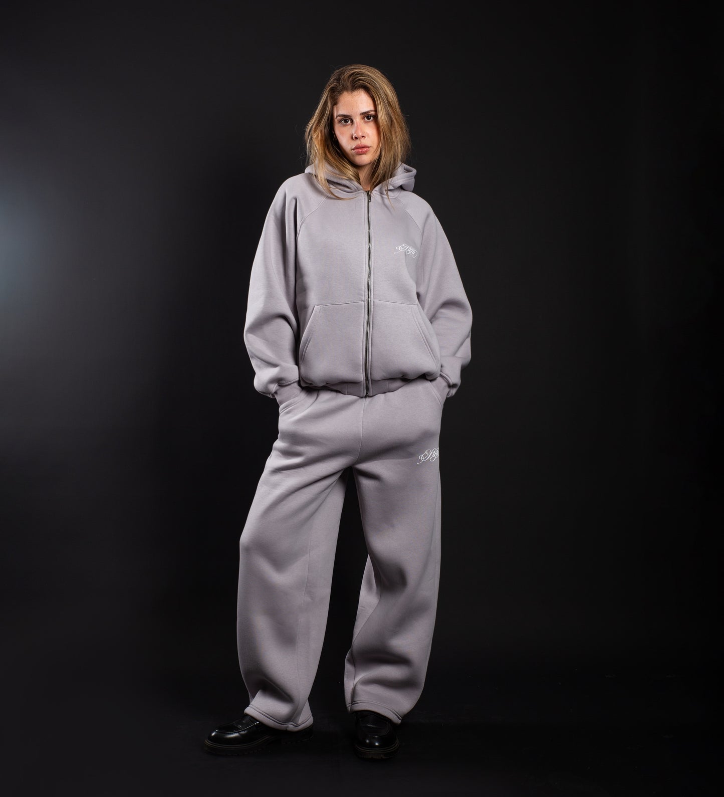 STRTN RAGLAN ZIP-UP HOODIE  – Light Gray