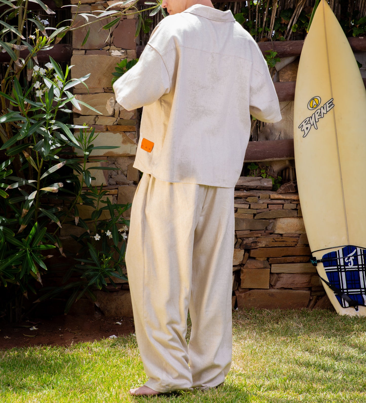 PLEATED BAGGY LINEN PANTS – Cream