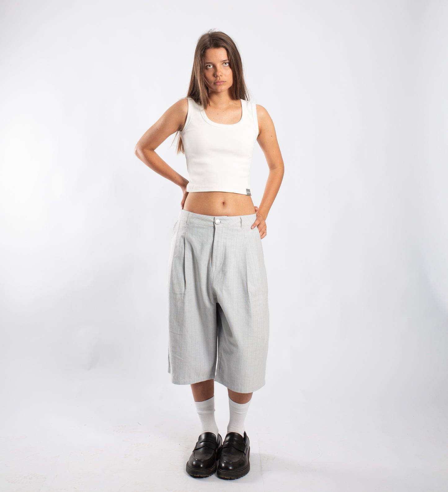 STRIPED PLEATED JORTS – Light Gray