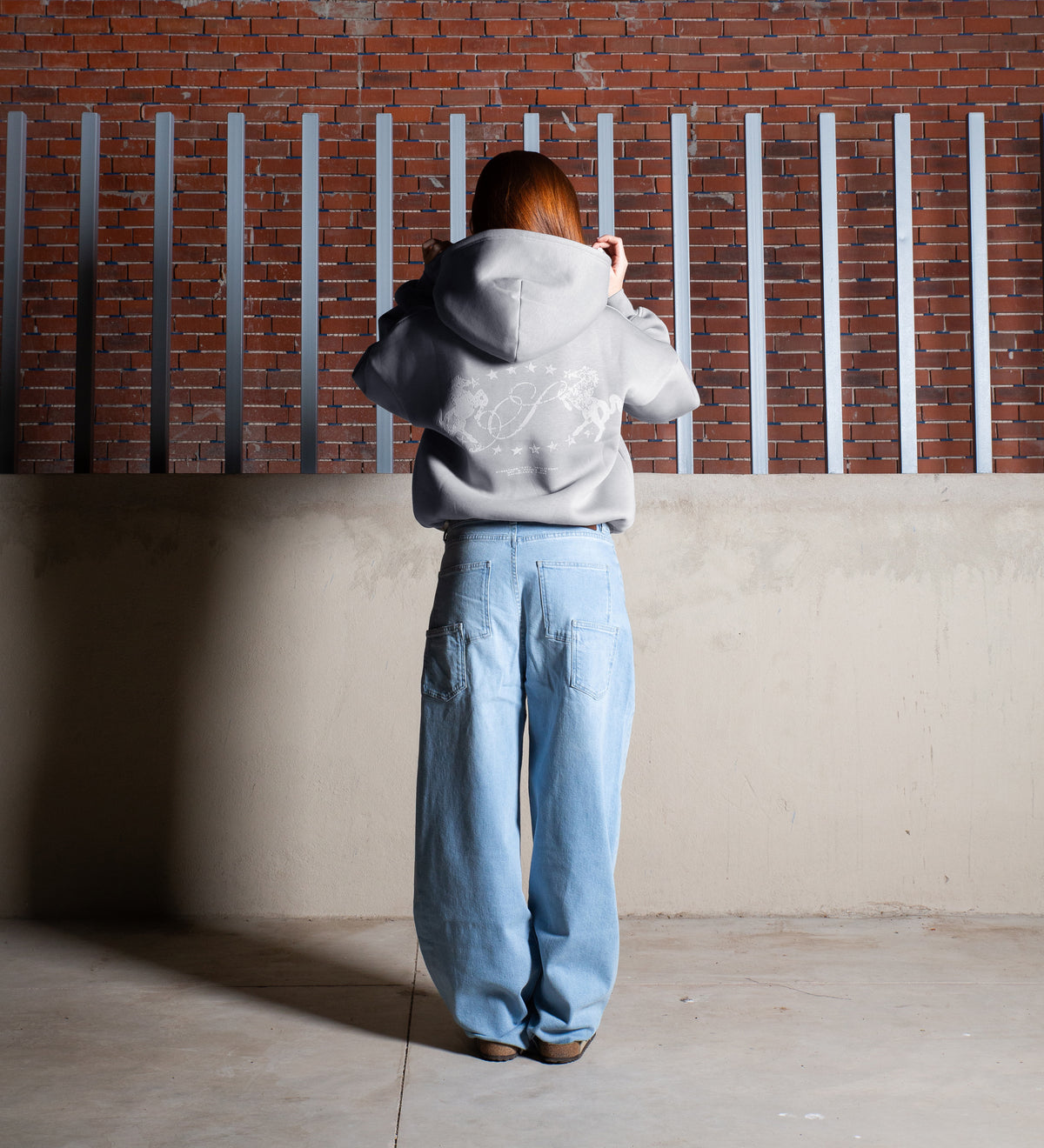 LEGACY V.II HOODIE – Light Gray