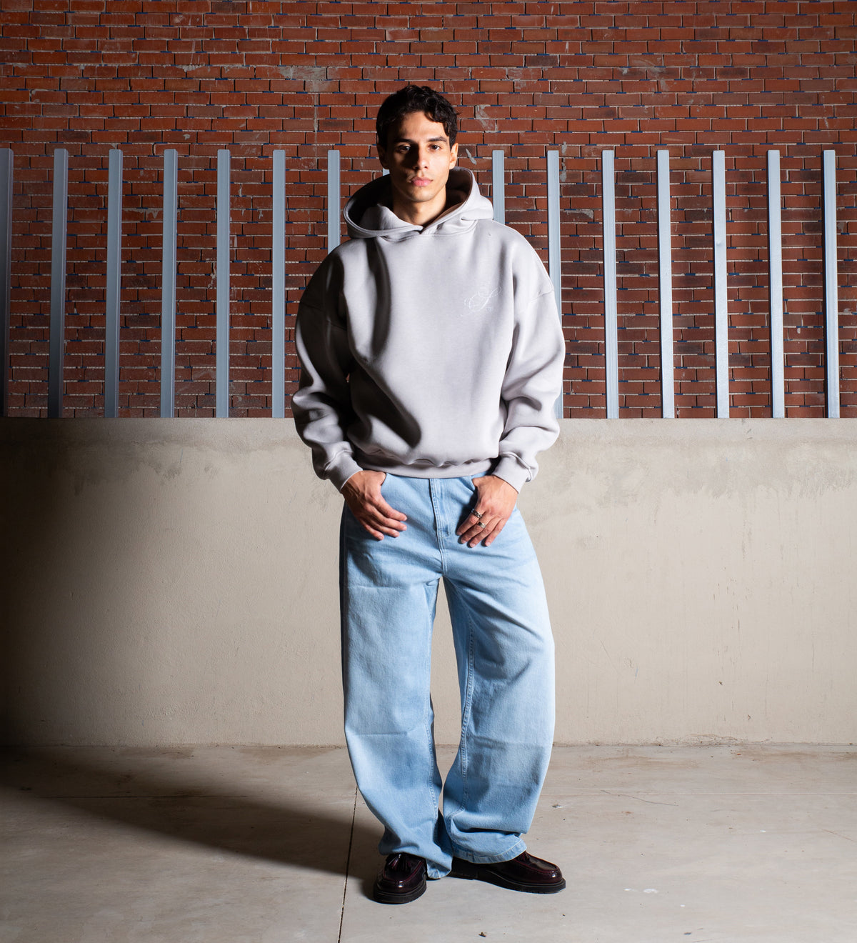 LEGACY V.II HOODIE – Light Gray