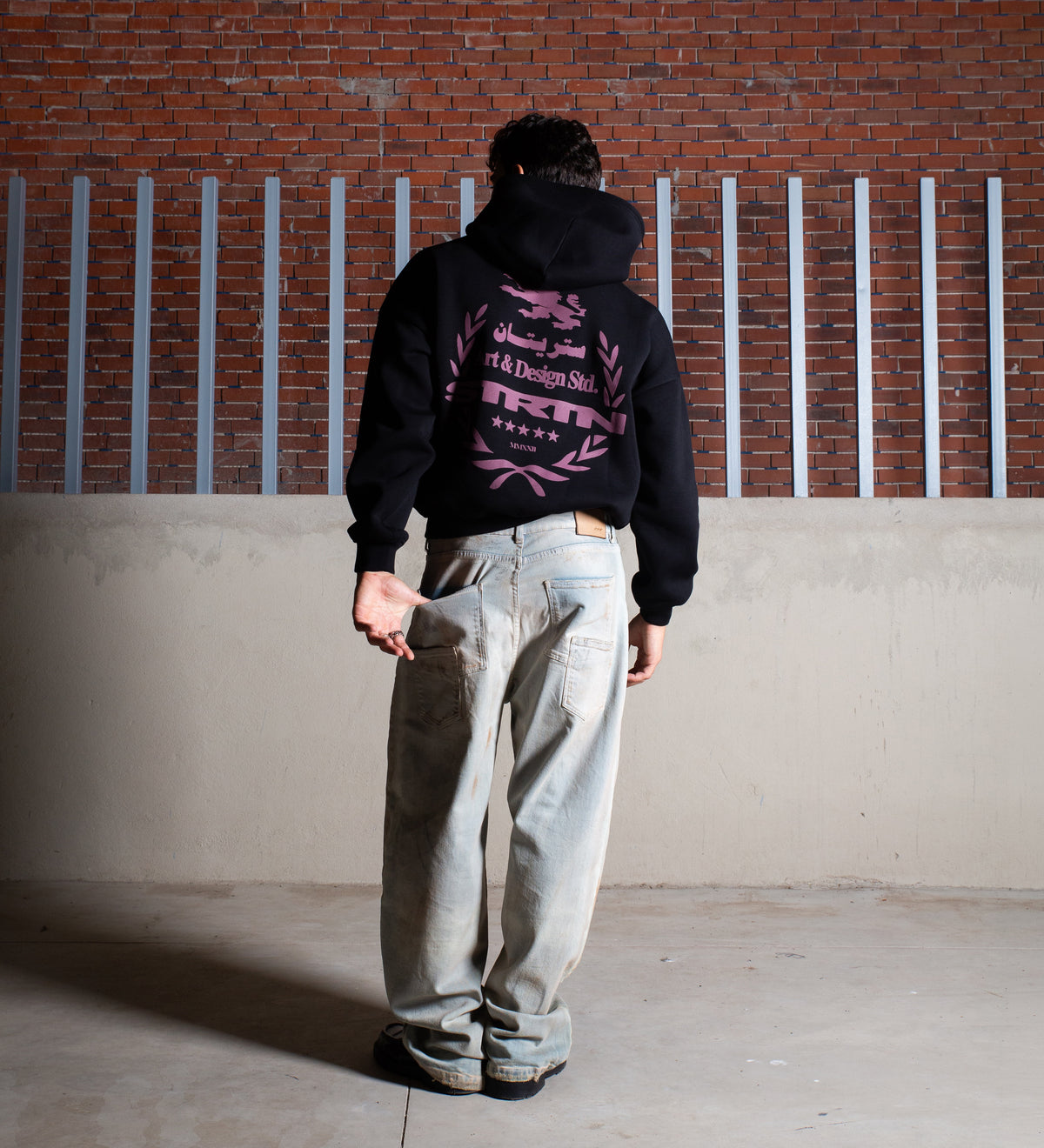 LEGACY V.II HOODIE – Black