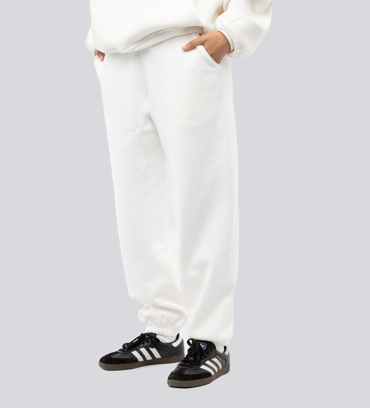 HEAVYWEIGHT JOGGERS – White