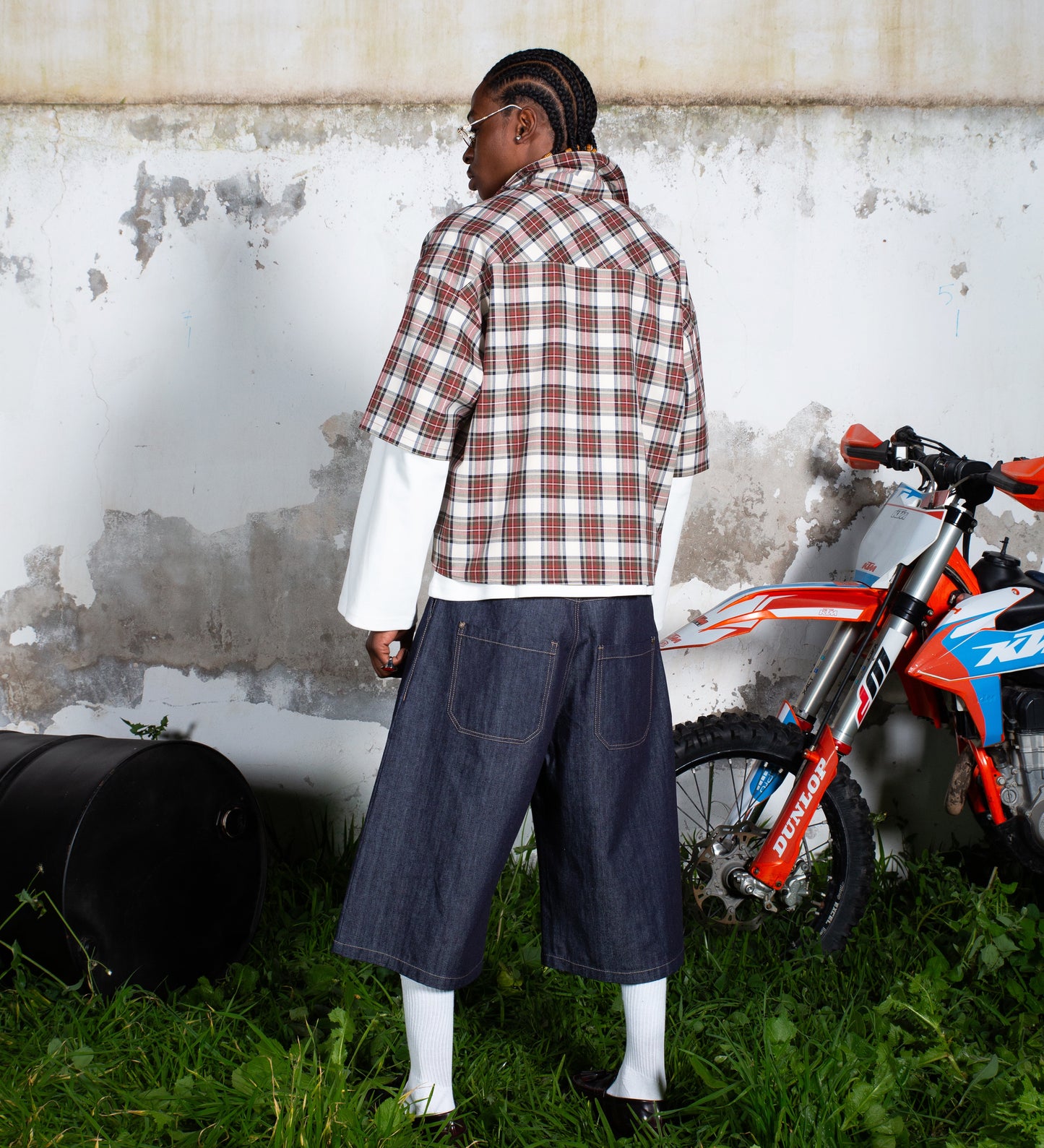 LOOSE RAW DENIM JORTS