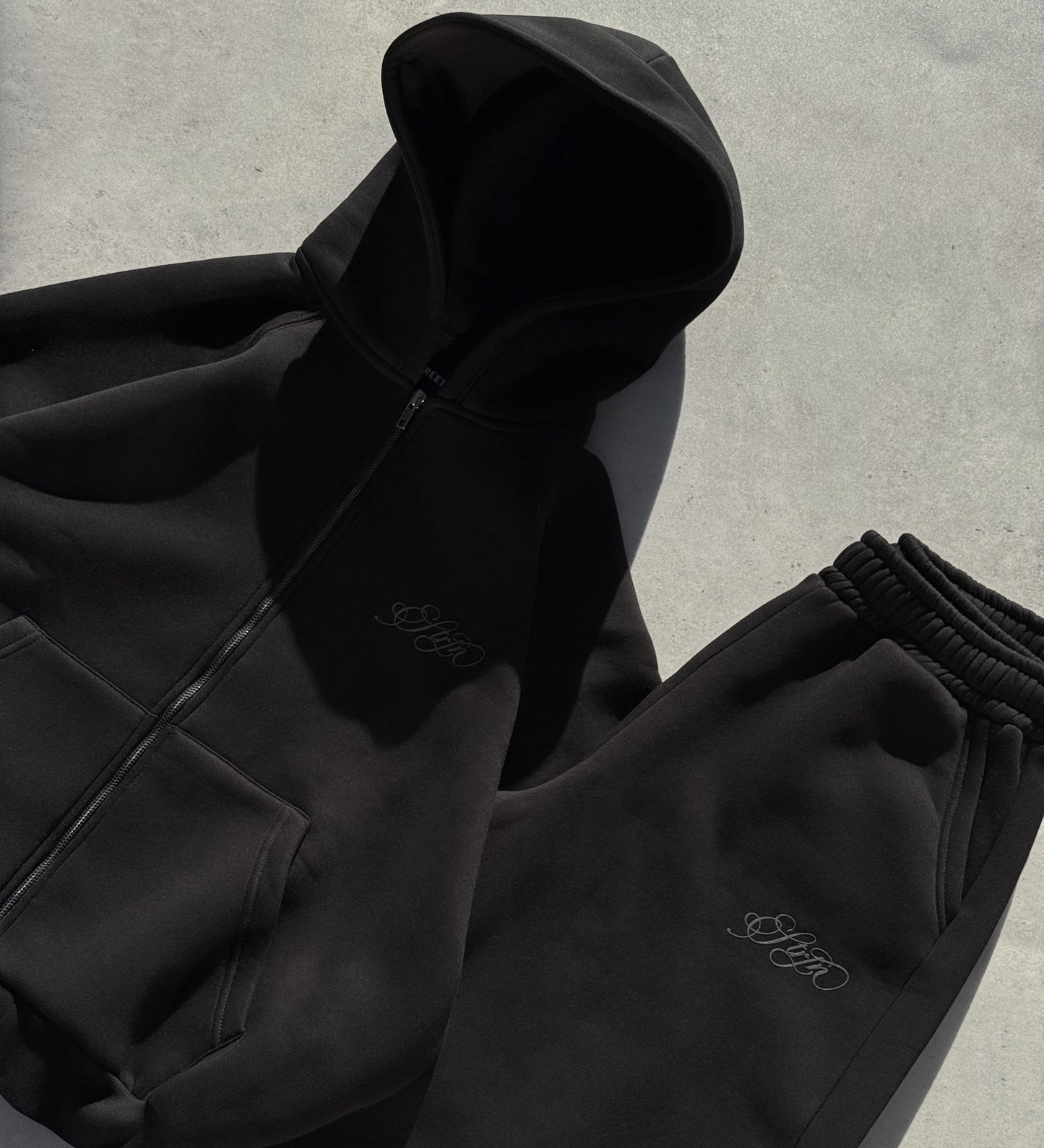 STRTN RAGLAN ZIP-UP HOODIE III – Black